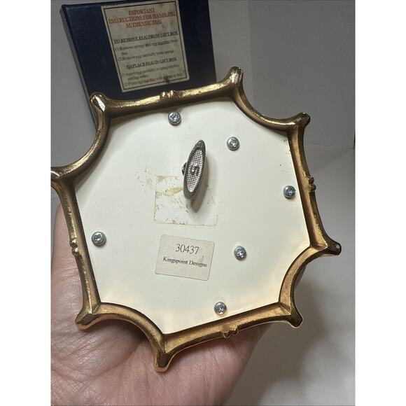 Kingspoint Design Egg With Butterflies Collection Music Box. Faux Marble Egg - Picture 6 of 12
